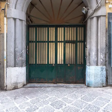 Spaccanapoli - Locazione Turistica Homestay *