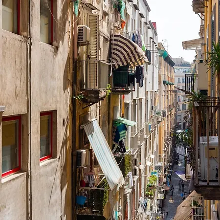 Spaccanapoli - Locazione Turistica Homestay *
