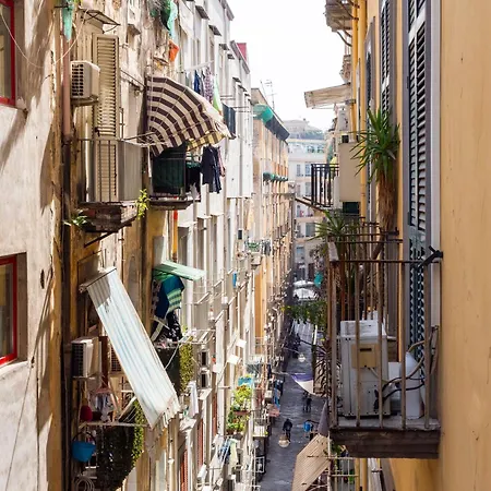 Spaccanapoli - Locazione Turistica Homestay